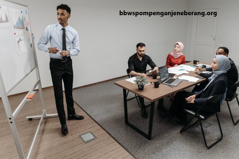 Daftar Universitas Jurusan Administrasi Bisnis Terbaik Di Indonesia